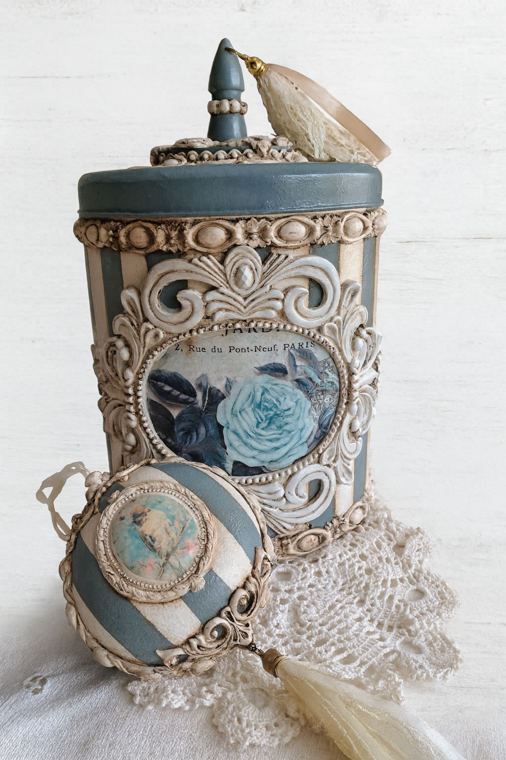 Boîte Vintage Bleue + Médaillon