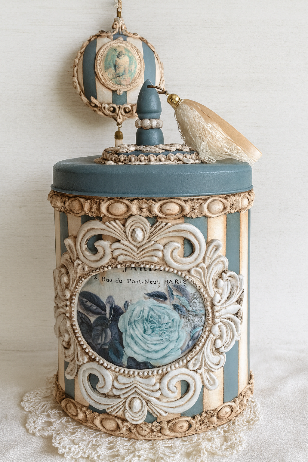 Boîte Vintage Bleue + Médaillon