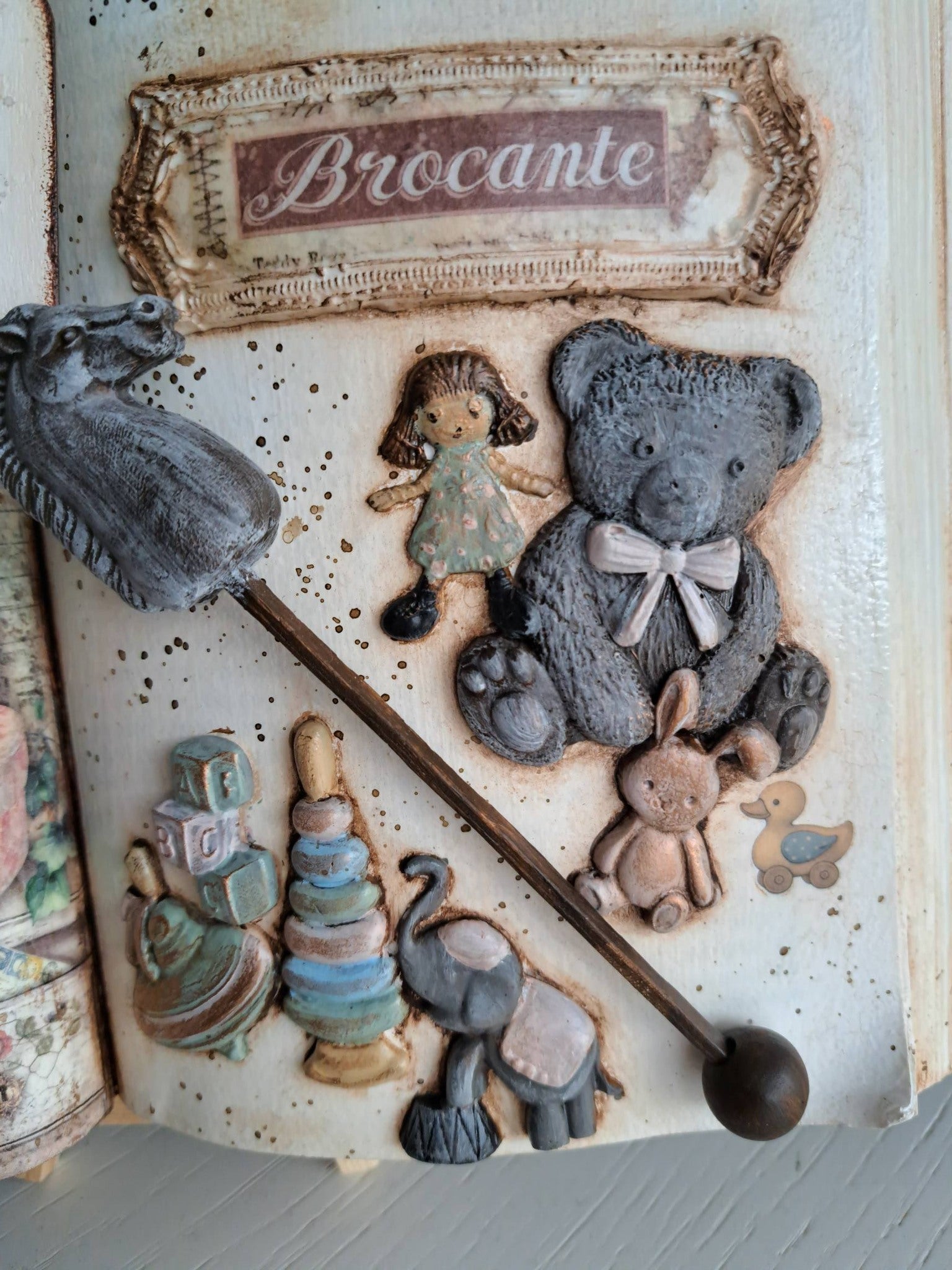 Livre décorations les jouets d'antan