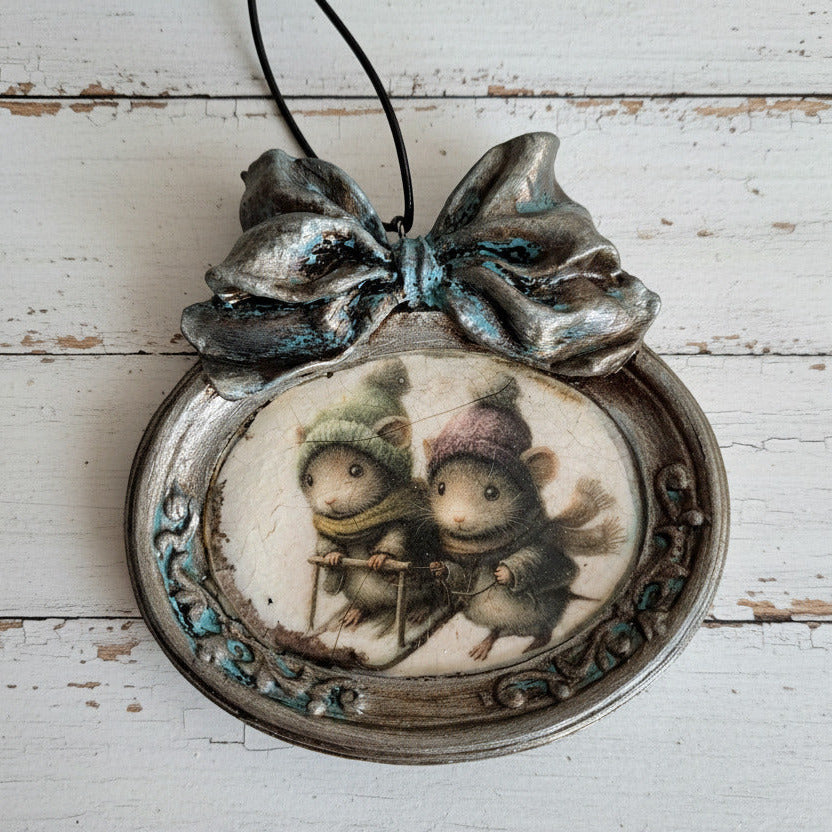 Médaillon petites souris