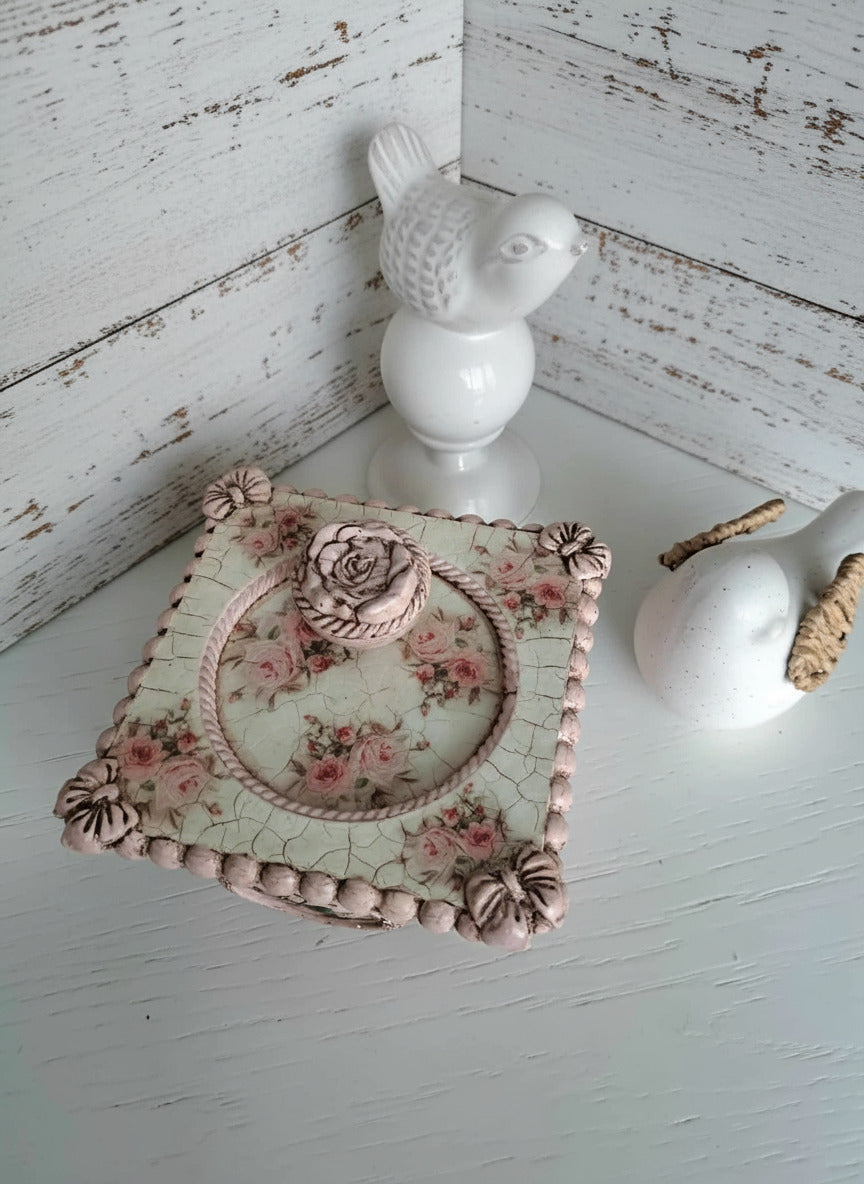 Boite a musique vintage fleur rose