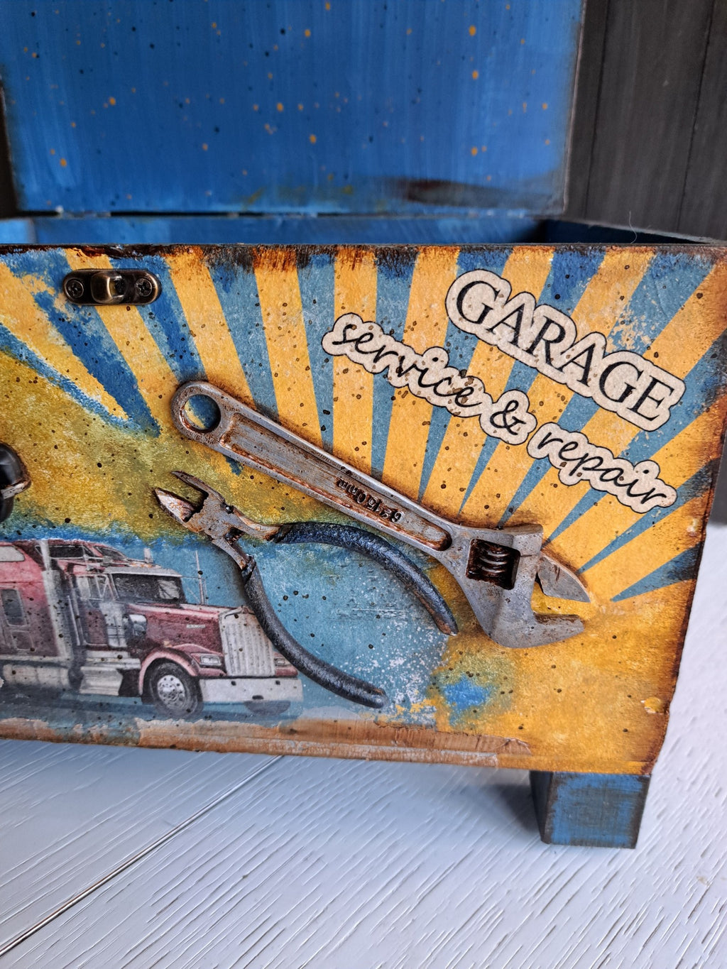 Boîte vintage Garage service